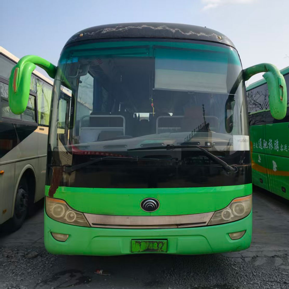 Bus Diesel Bekas 67 Kursi