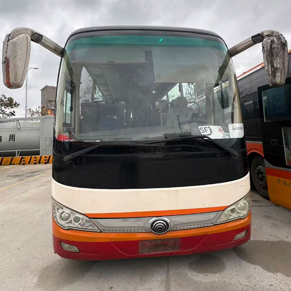 Bus Bekas Diesel Yutong 39 Kursi