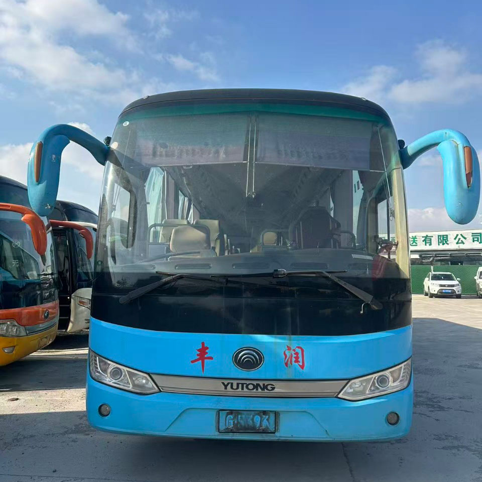 Bus Bekas Diesel Yutong 60 Kursi