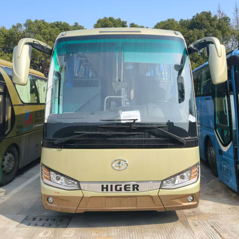 Bus Bekas Diesel Yutong 54 Kursi