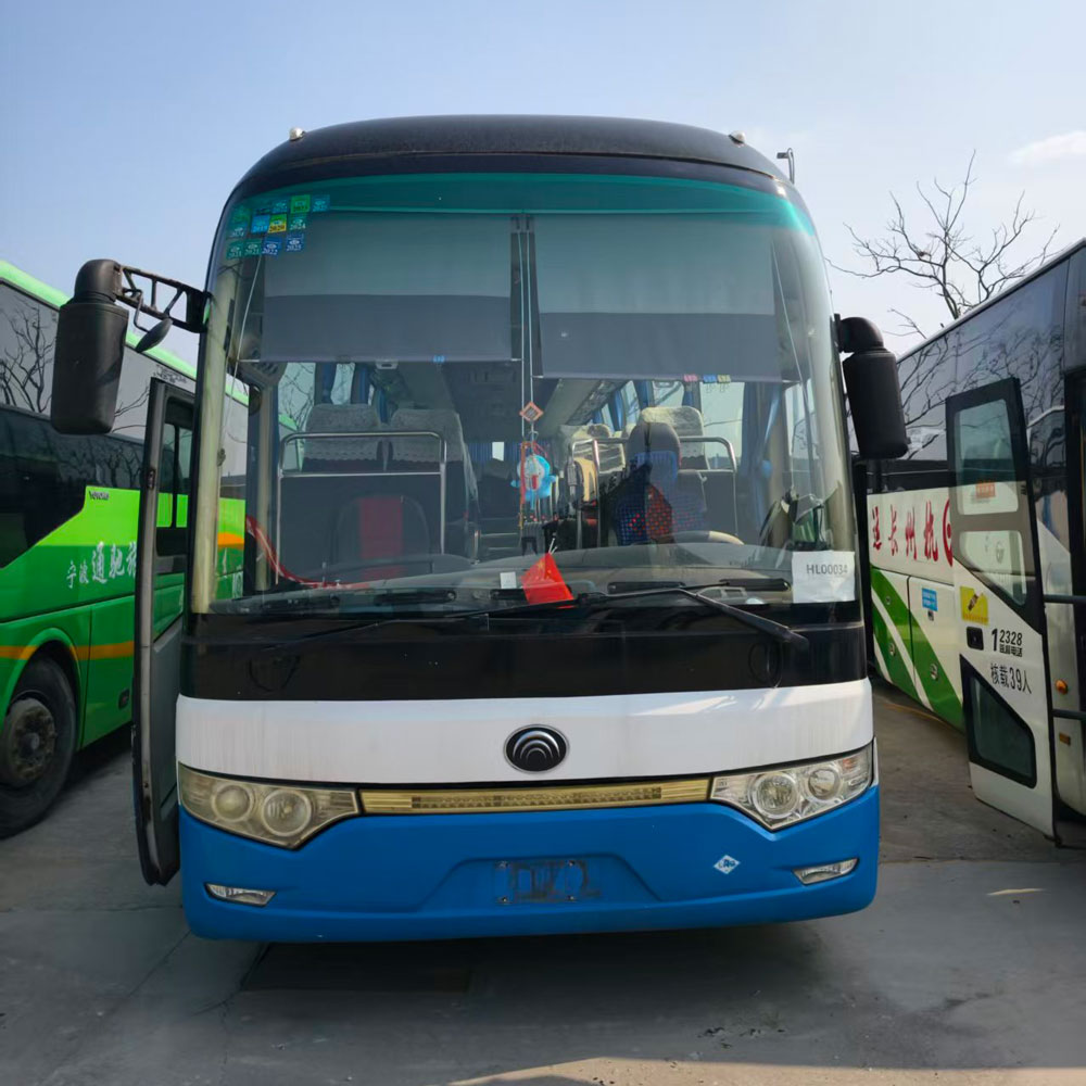 Bus Diesel Bekas Yutong 53 Kursi
