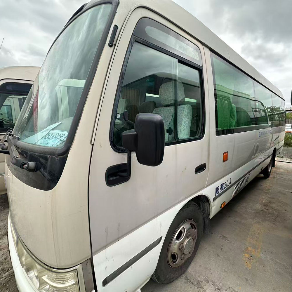 Bus Bekas Bensin Coaster 20 Kursi
