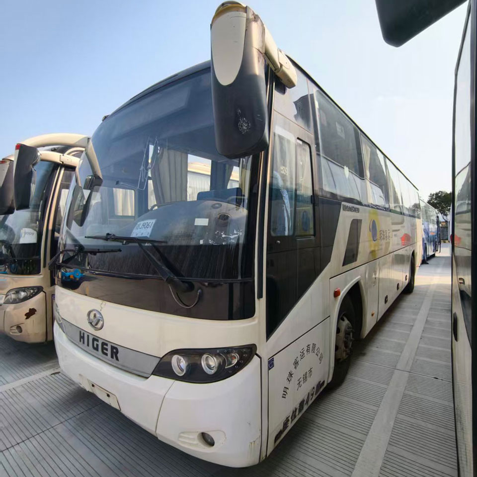 Bus Diesel bekas 49 Kursi