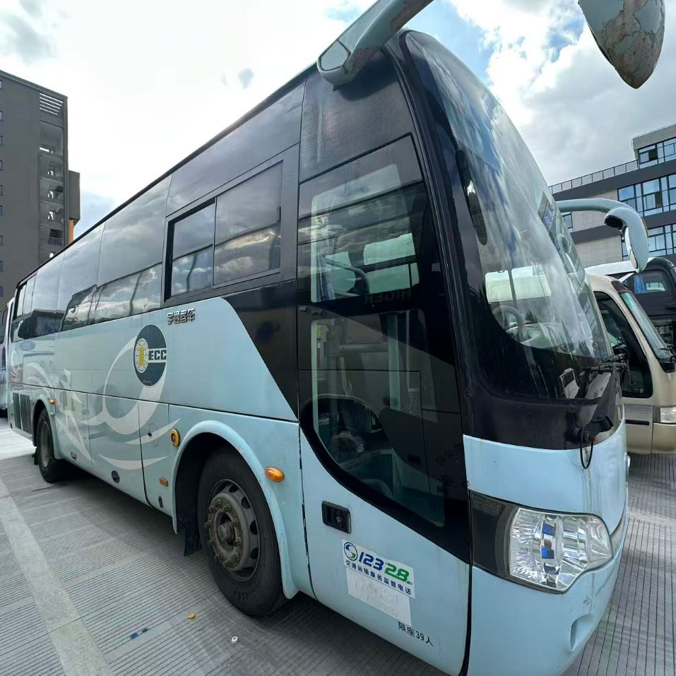 Bus Diesel Bekas 39 Kursi