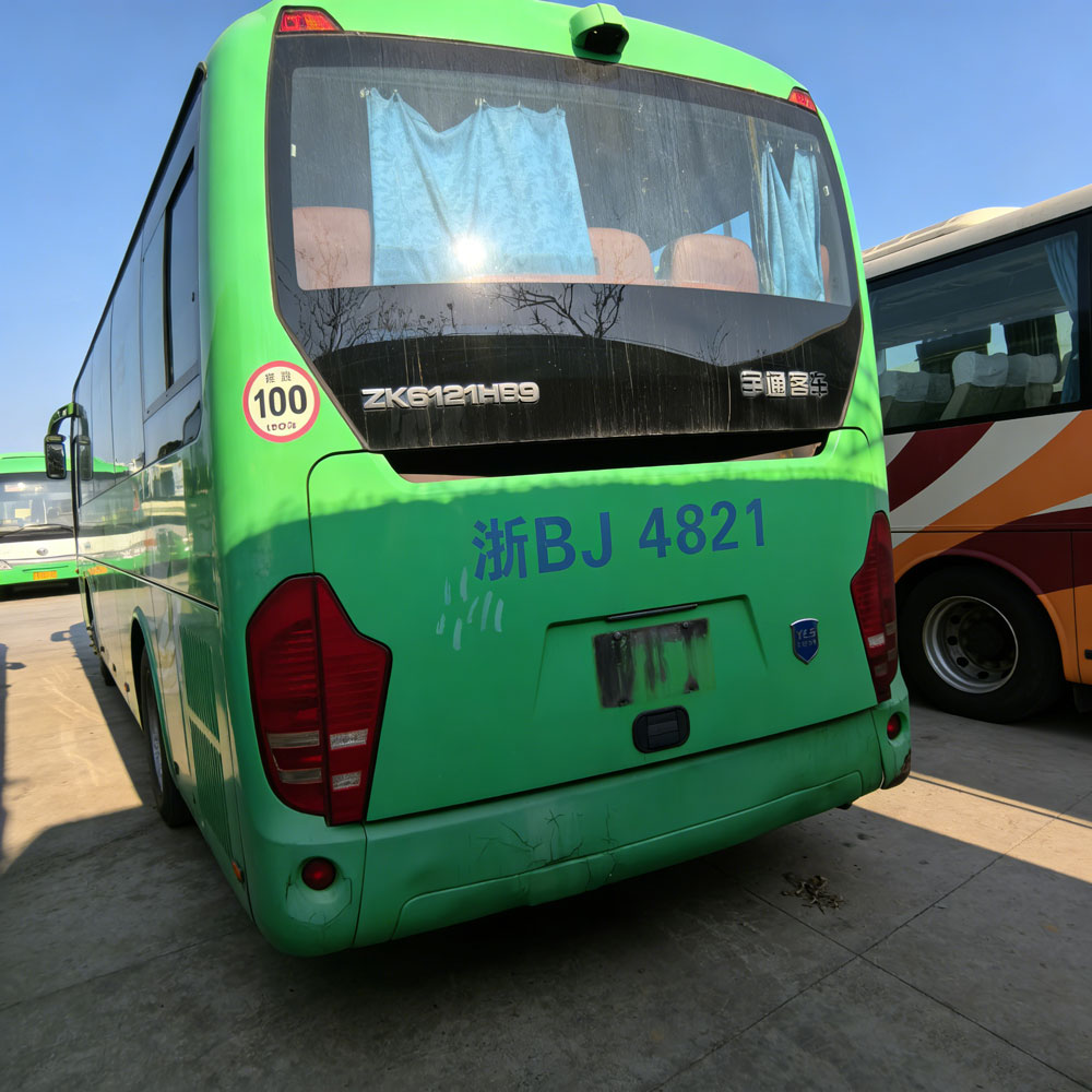 Bus Diesel Bekas 67 Kursi