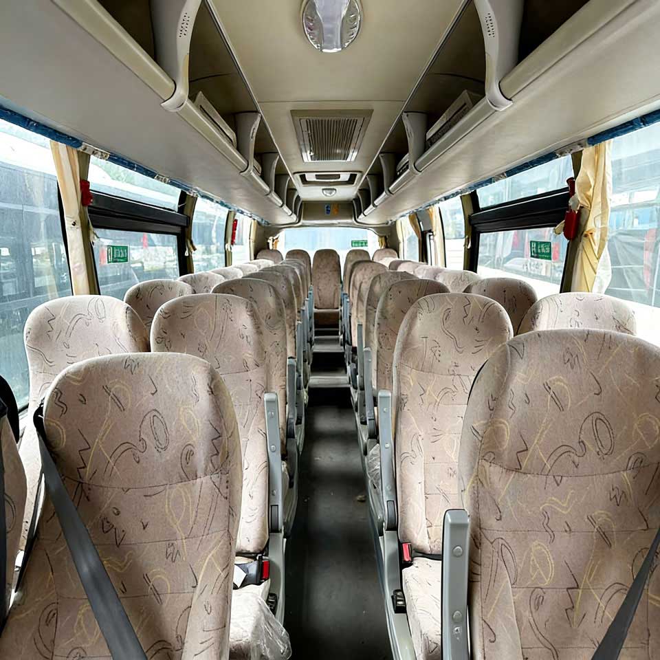 Bus Diesel Neoplan 38 Kursi