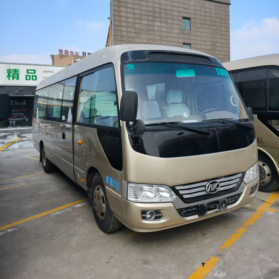 Bus Bekas Bensin Anka 20 Kursi