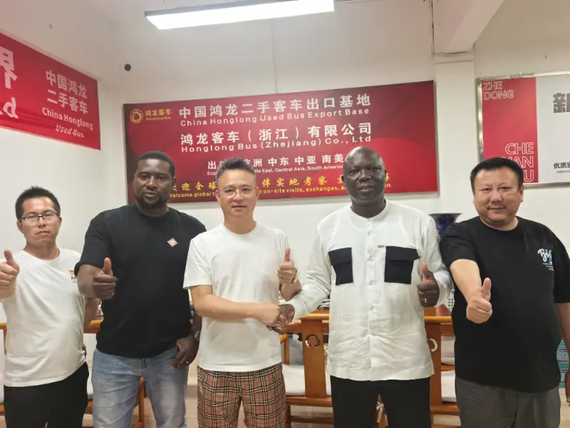 China Honglong Menambahkan Bus Tingkat ke Pengadaan Bus Bekas; Kunjungan Lokasi Klien di Afrika Dilanjutkan Secara Paralel