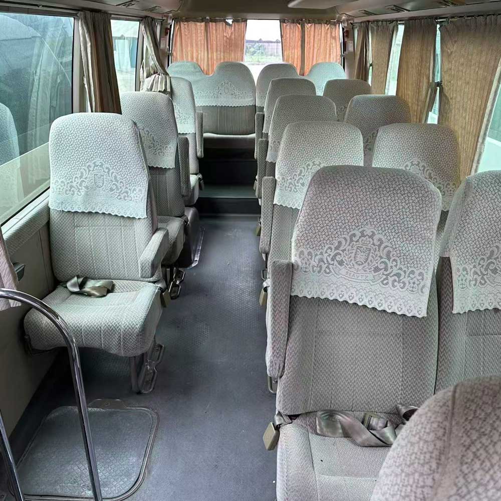 Bus Bekas Bensin Coaster 20 Kursi