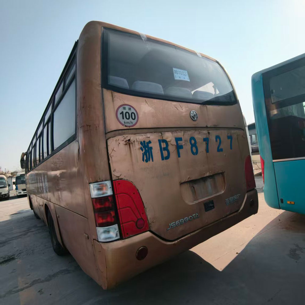 Bus Bekas Diesel Yaxing 45 Kursi