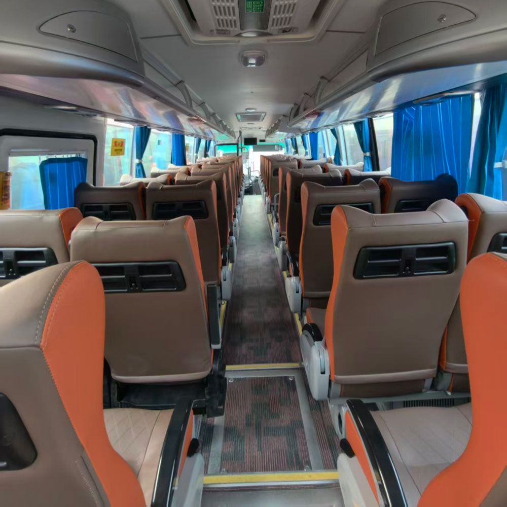 Bus Bekas Diesel Lebih Tinggi 54 Kursi