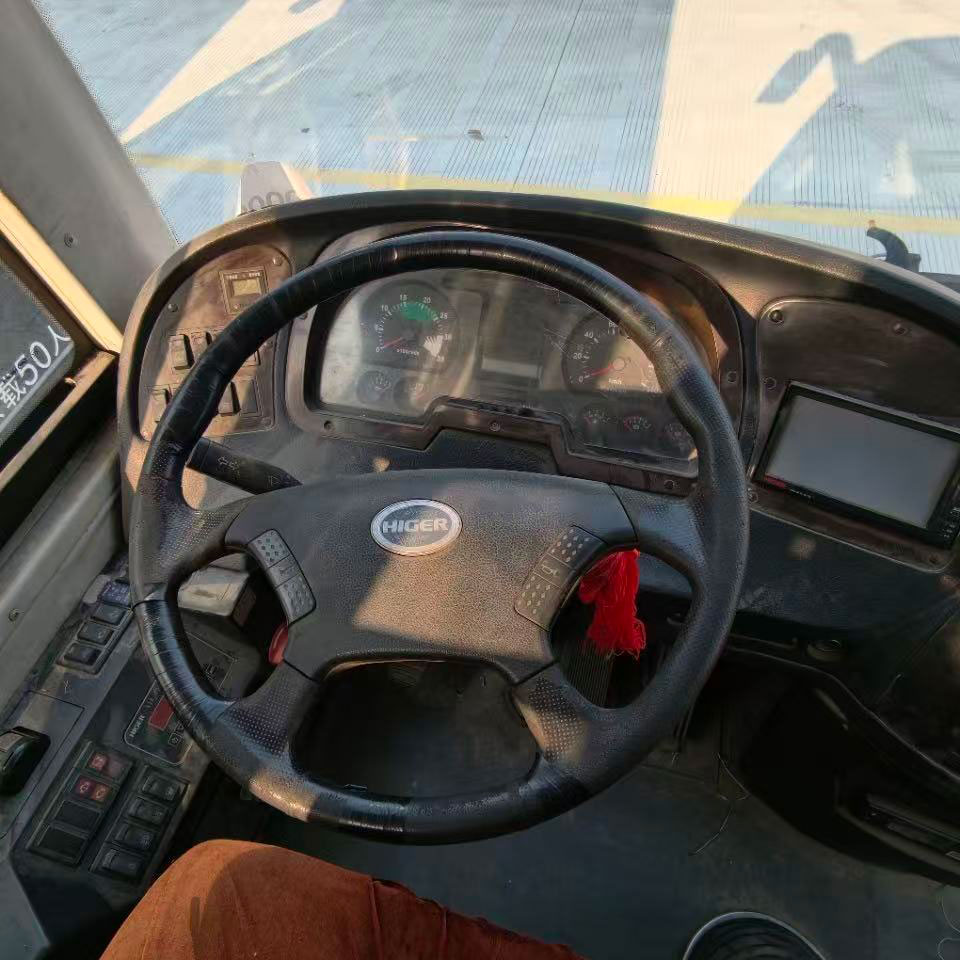 Bus Diesel bekas 49 Kursi