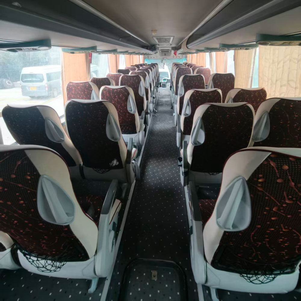 Bus Bekas Diesel Kinglong 53 Kursi