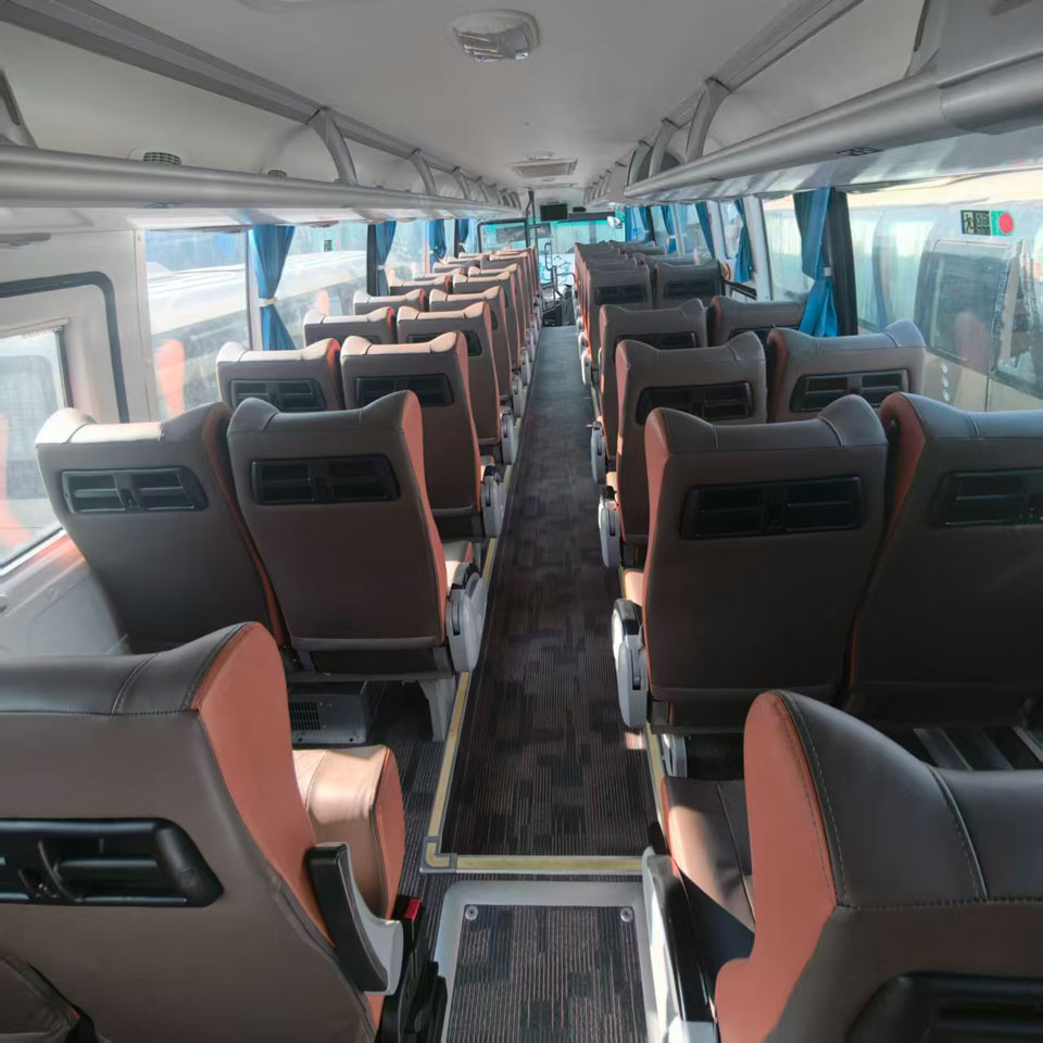 Bus Bekas Diesel Yutong 54 Kursi