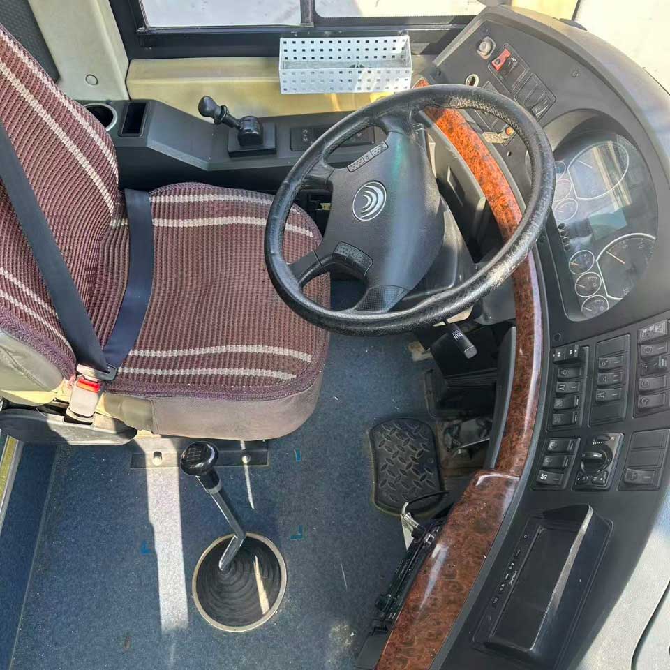 Bus Bekas Diesel Yutong 60 Kursi