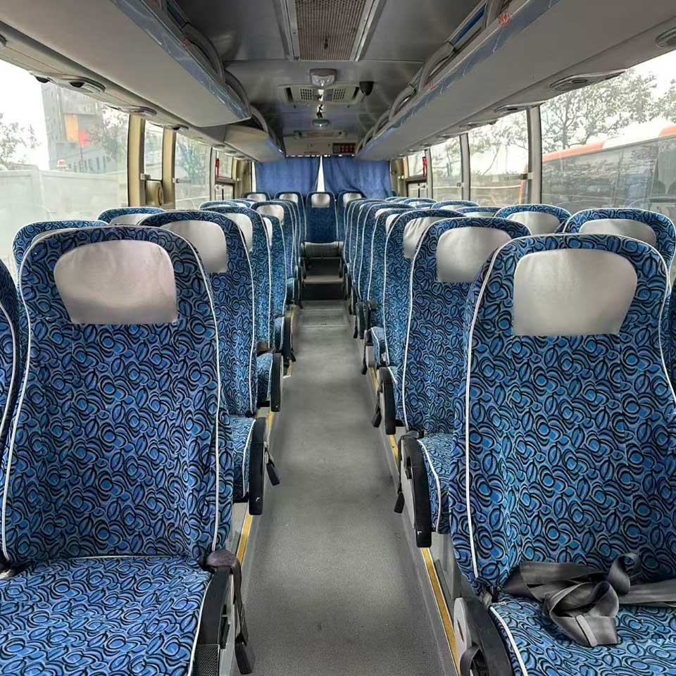 Bus Bekas Diesel Yutong 39 Kursi