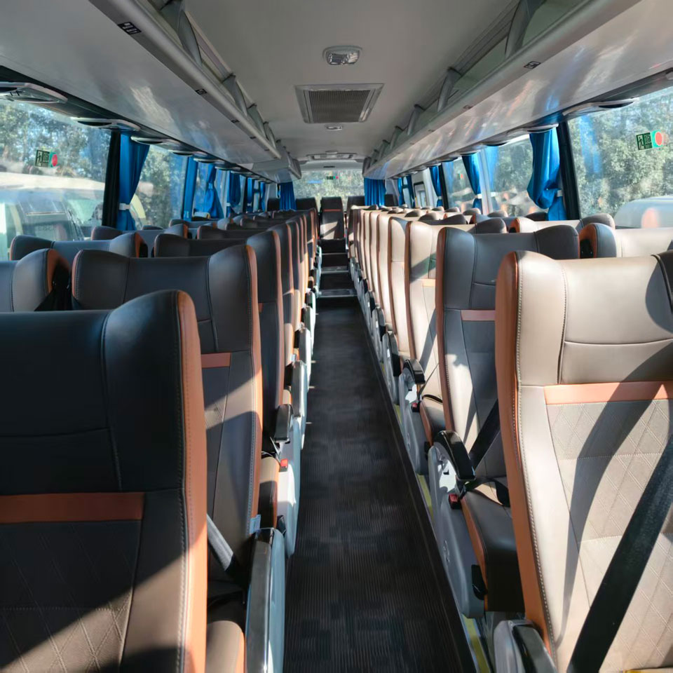 Bus Bekas Diesel Yutong 54 Kursi