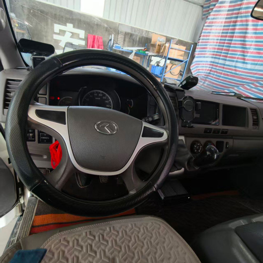 Bus Diesel Bekas Kinglong 15 Kursi