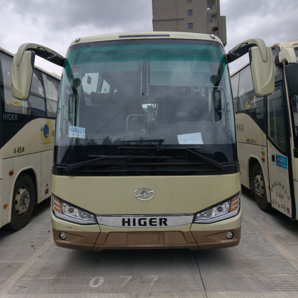 Bus Bekas Diesel Lebih Tinggi 54 Kursi