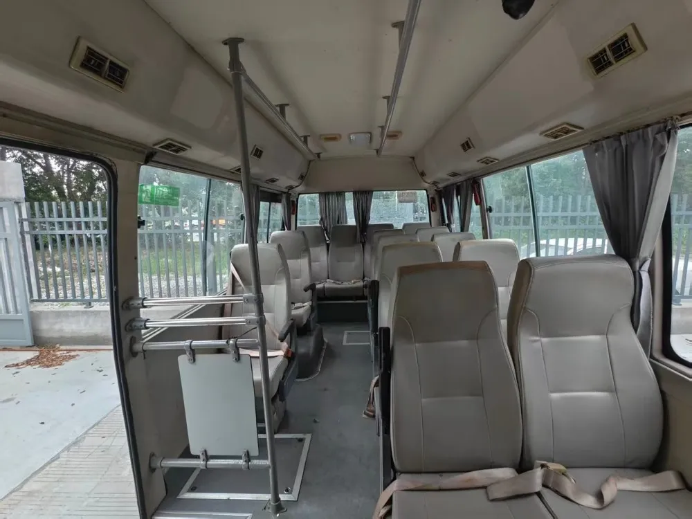 Bus Diesel Bekas Lebih Tinggi 6m