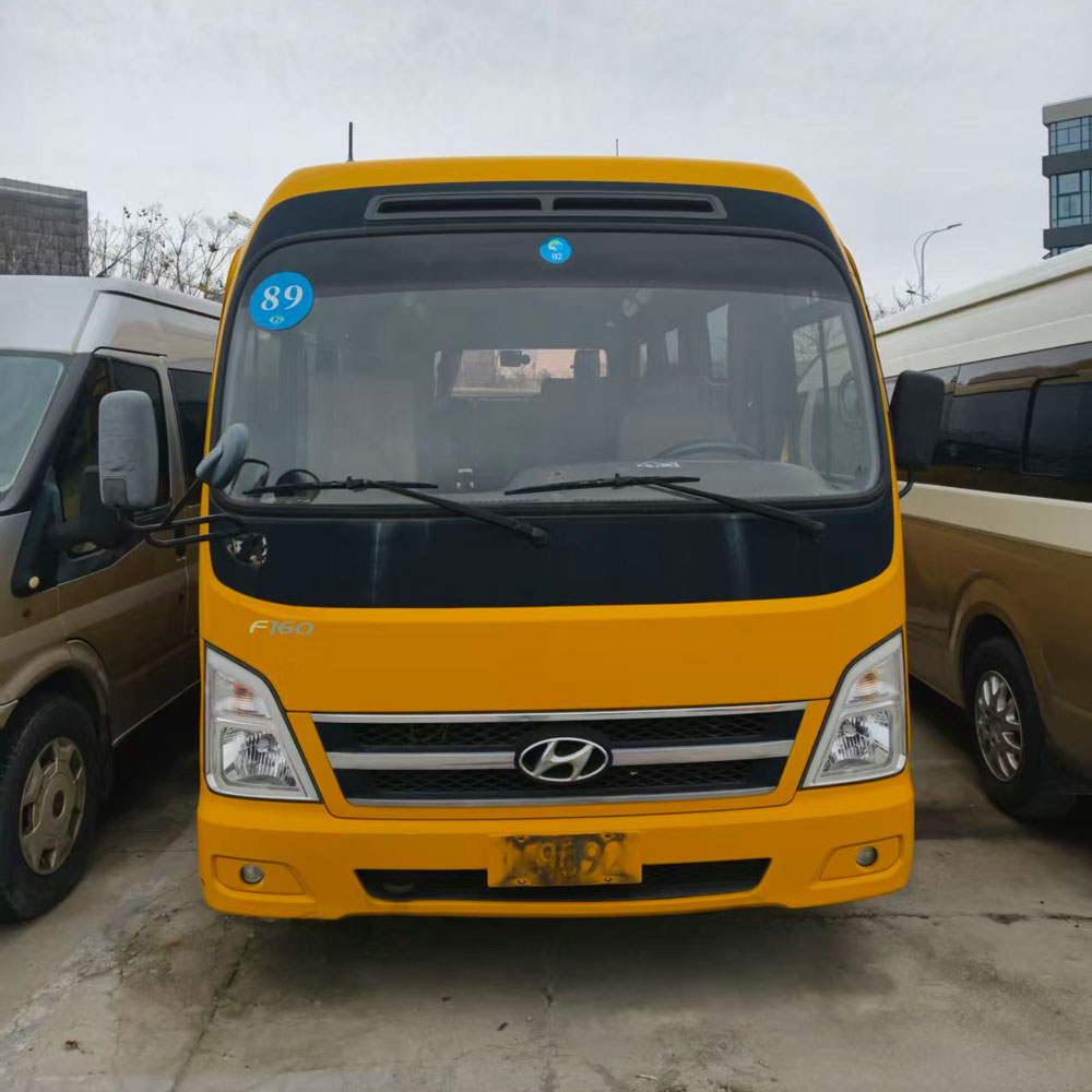 Bus Bekas Hyundai Kangendi 23 Kursi Diesel
