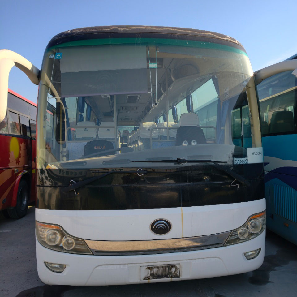 Bus Bekas Diesel Yutong 65 Kursi