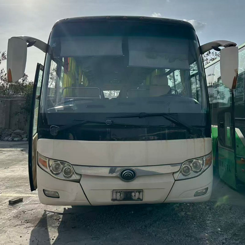 Bus Bekas Diesel Yutong 65 Kursi