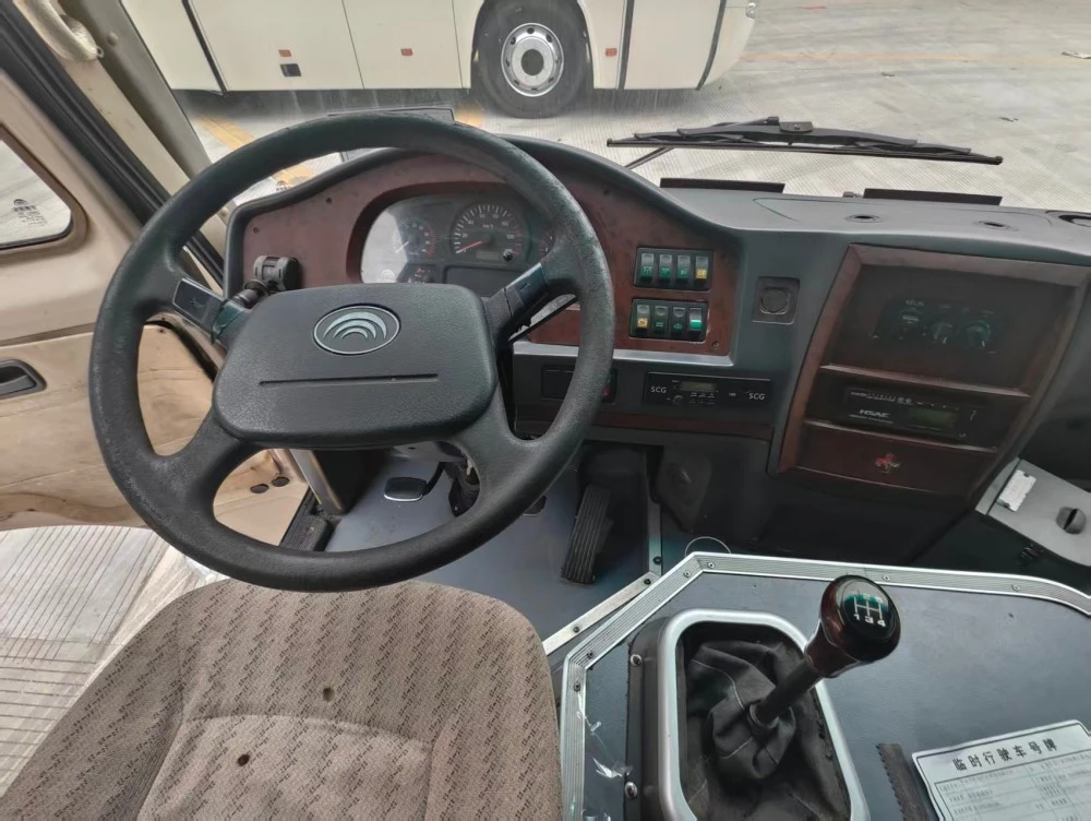 Bus Diesel Bekas Yutong 6m